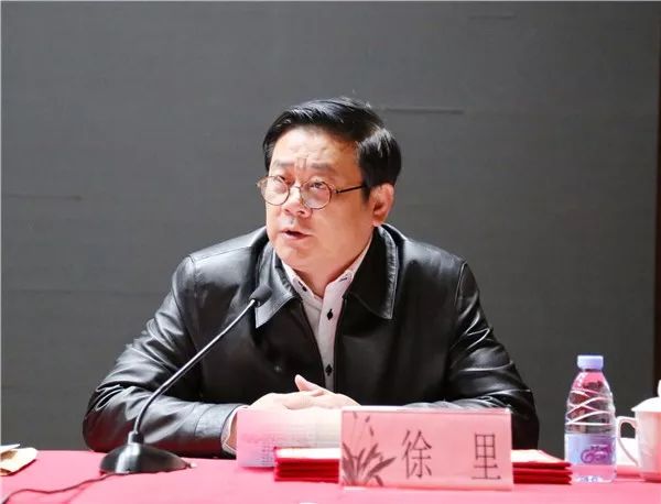 3中國(guó)美術(shù)家協(xié)會(huì)副主席徐里致辭.jpg